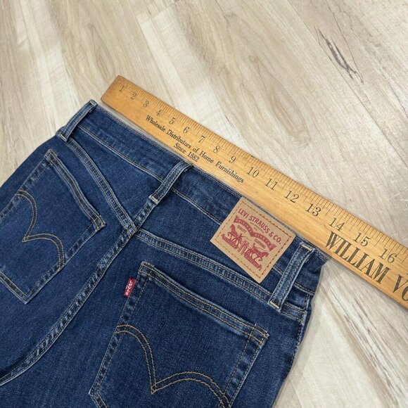 LEVI’S Shorts Denim Cut-offs Distressed‎  Women's W 30 Bottoms Summer - Picture 4 of 8